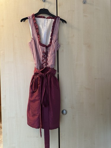 Dunkelrot kariertes dirndl mit - dunkelrot,